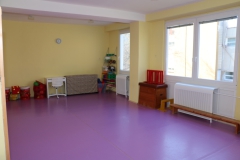 Tu je tanečná výchova a rozcvička s pani zástupkyňou
